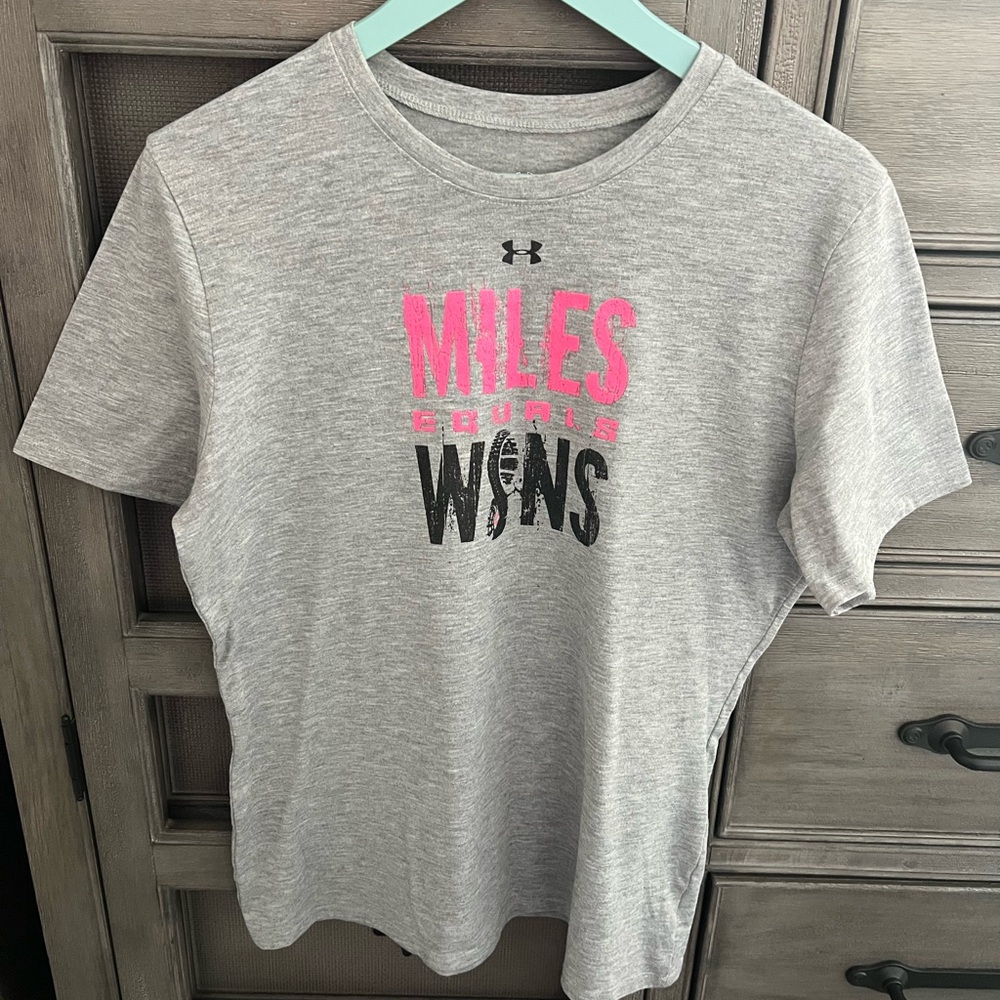 Size L Under Armor muscle T shirt in grey and pink